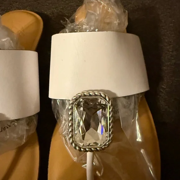 Brighton optic white Allure sandals 9.5M leather New without box - Picture 7 of 12